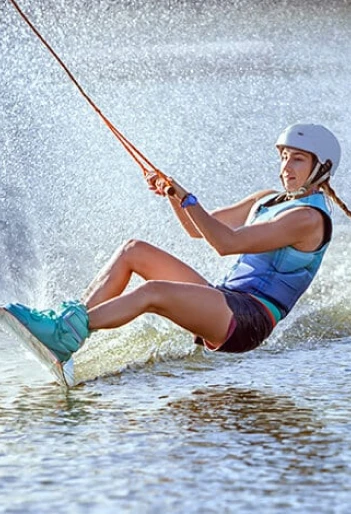 vue-face-femme-se-faisant-passer-pour-deesse-grecque-1-6